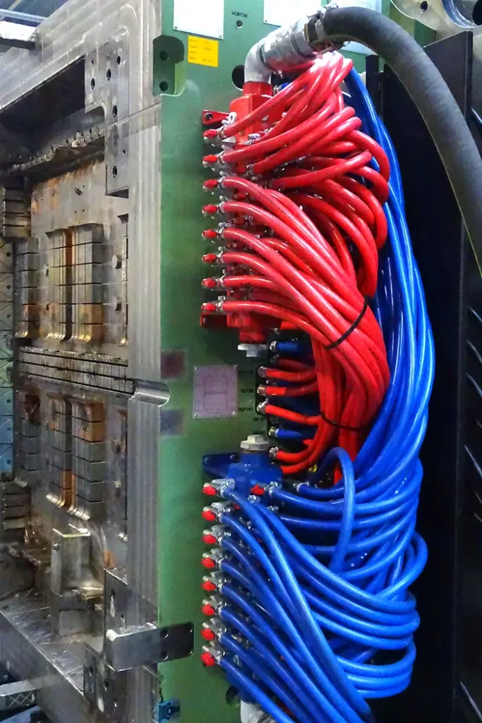 Matrijswisselaar bij AVK Plastics